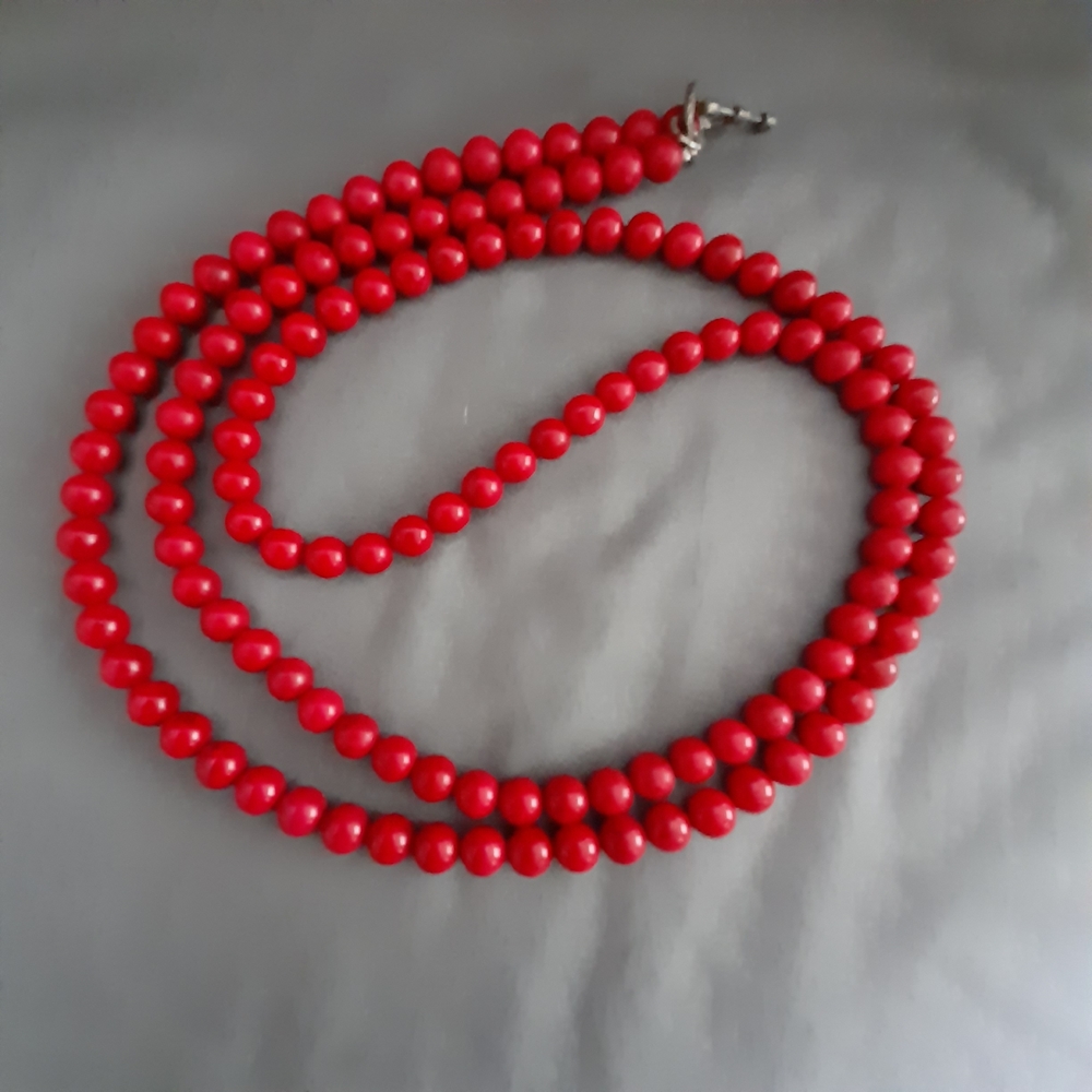 Elegant Red Beaded Necklace